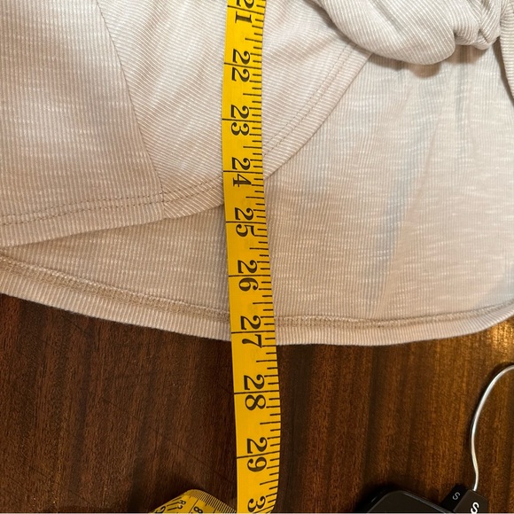 Saints and Hearts Flutter Sleeve Mixed Knit Animal print detail Beige Sz Large - Picture 10 of 10